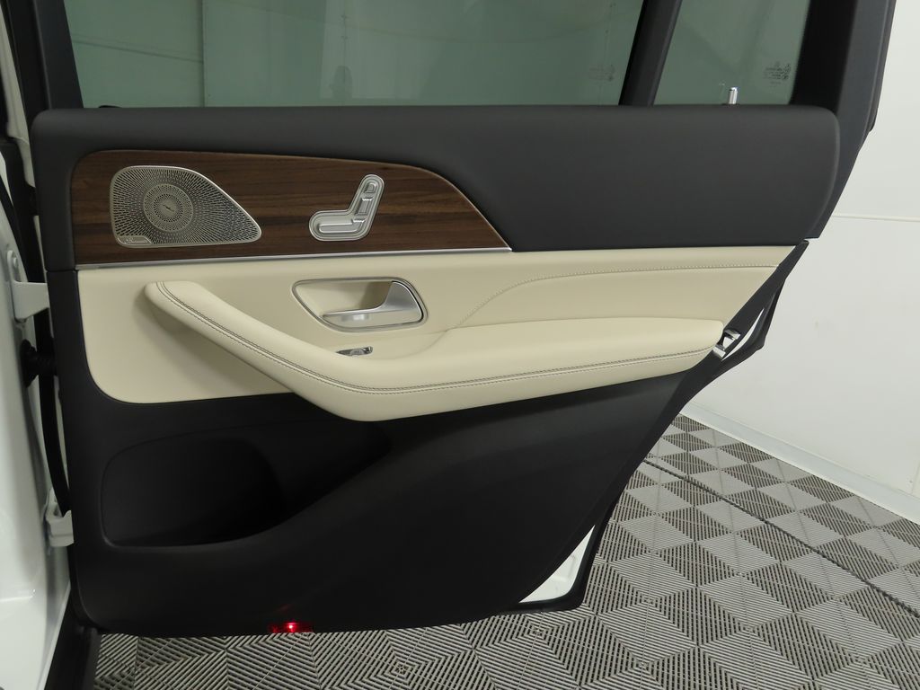 2025 Mercedes-Benz GLS 450 4MATIC 28