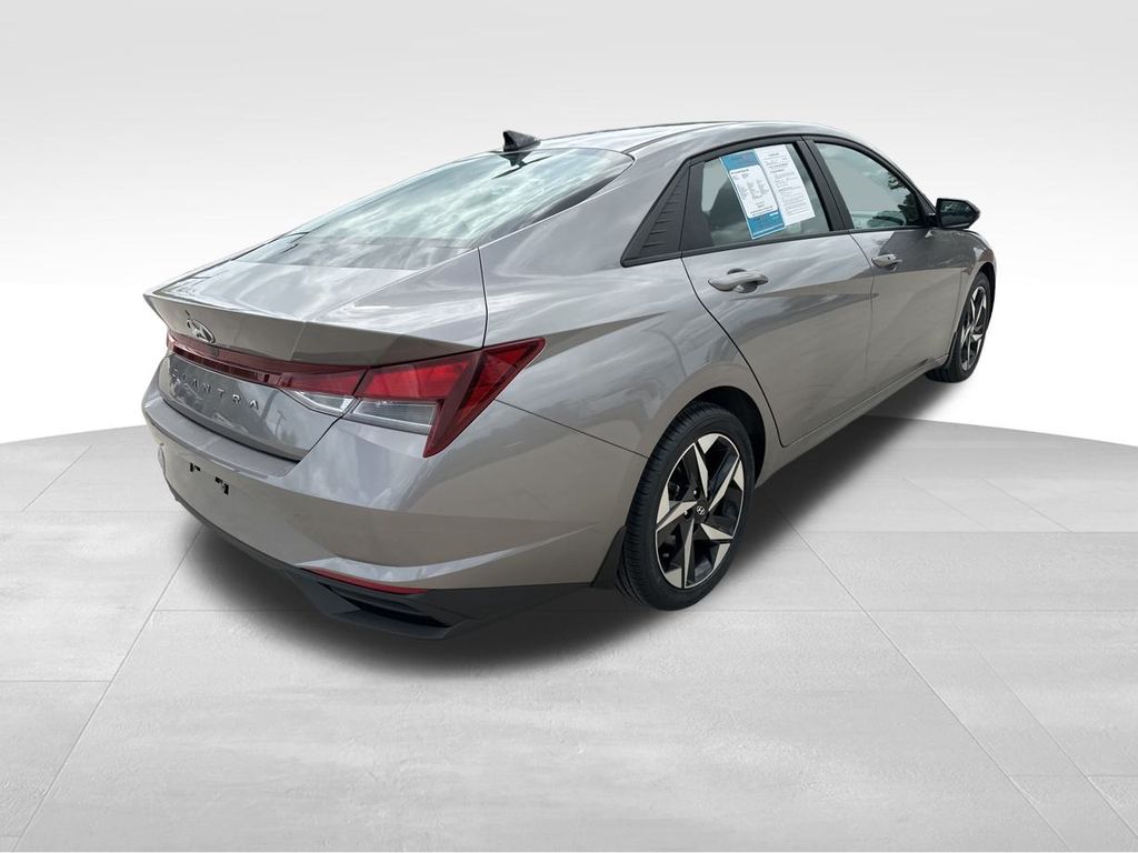 2023 Fluid Metal Hyundai Elantra SEL FWD Sedan