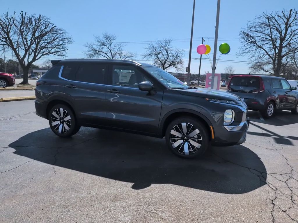 New 2026 Gray Mitsubishi SEL image 5