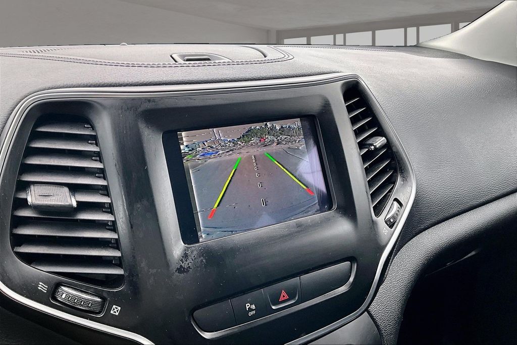Used 2019 Jeep Cherokee SUV
