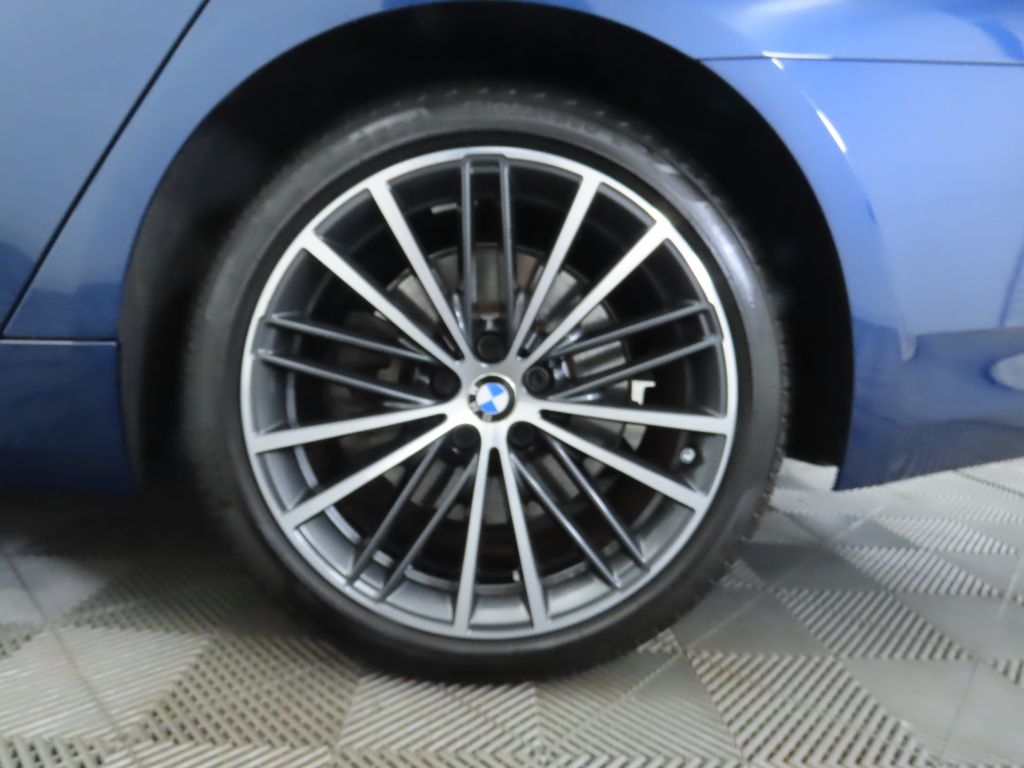 Thumbnail: 2023 BMW 5 Series - 32