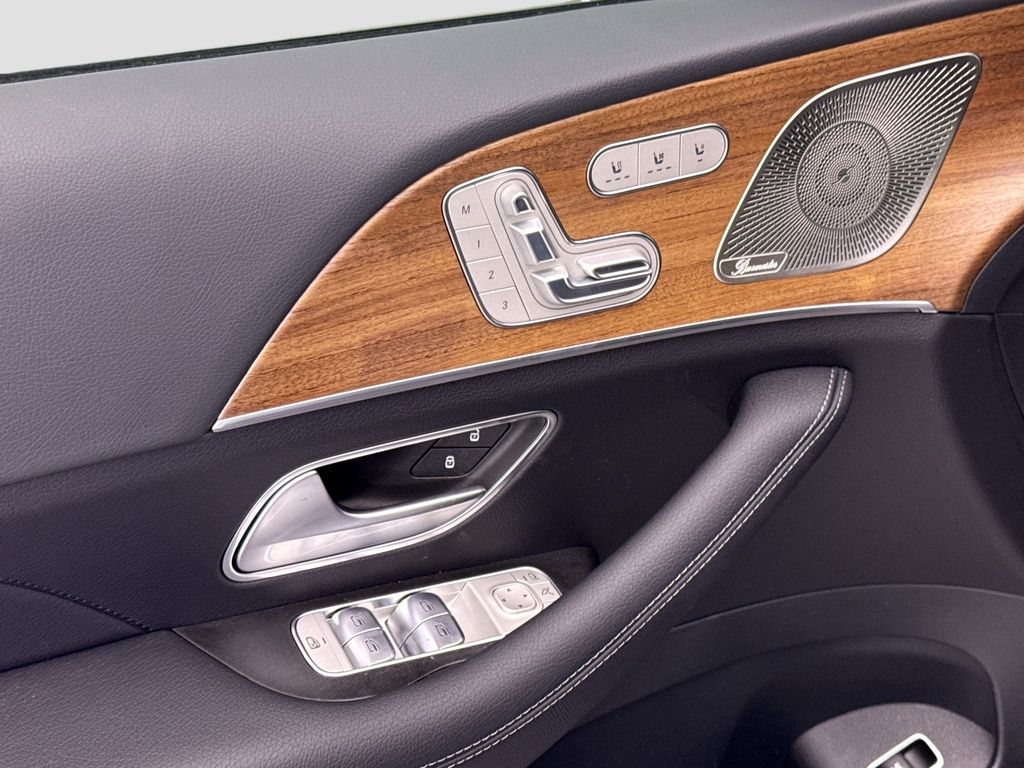 Thumbnail: 2026 Mercedes-Benz GLE - 23