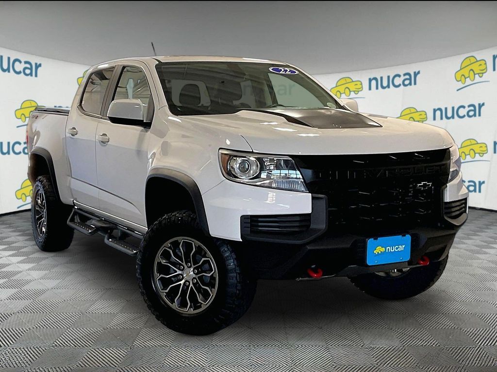 Summit White 2022 Chevrolet Colorado Pickup Truck Four-Wheel Drive 8-Speed Automatic