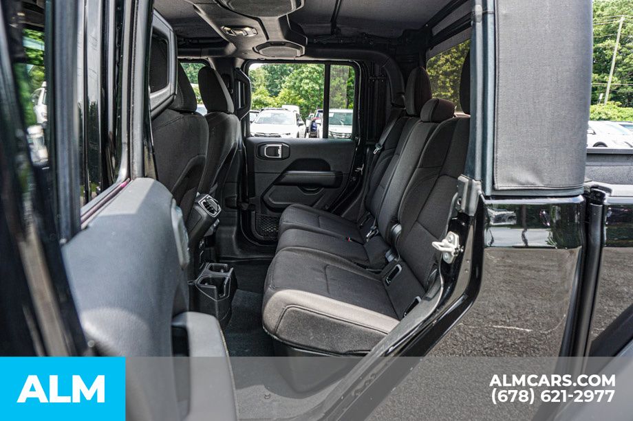 Used 2022 Black Jeep Overland image 21