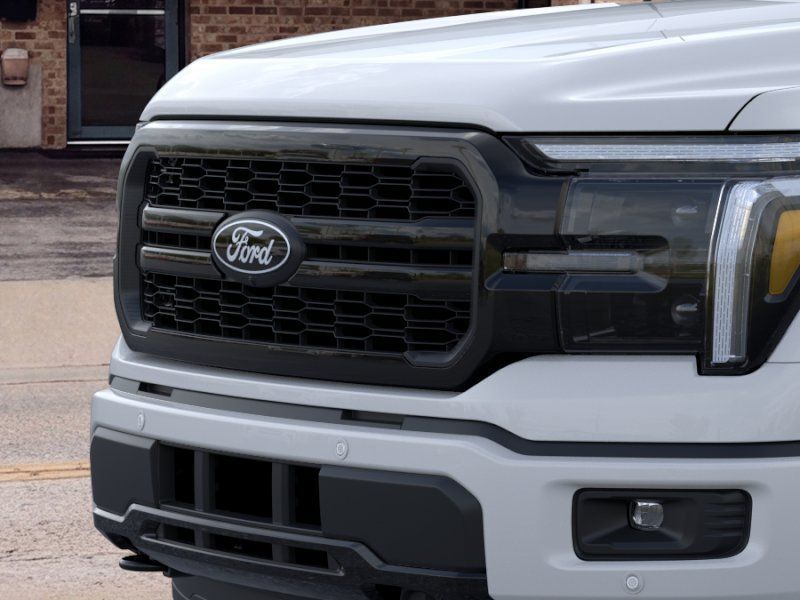 New 2026 Oxford White Ford Lariat image 17