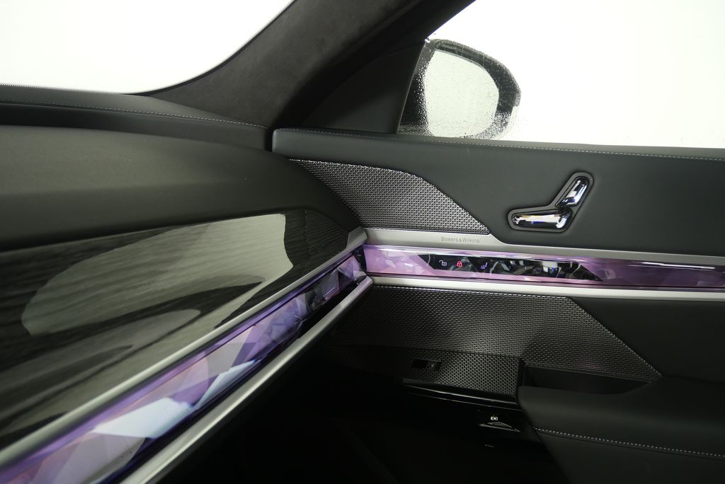 Thumbnail: 2025 BMW i7 - 27