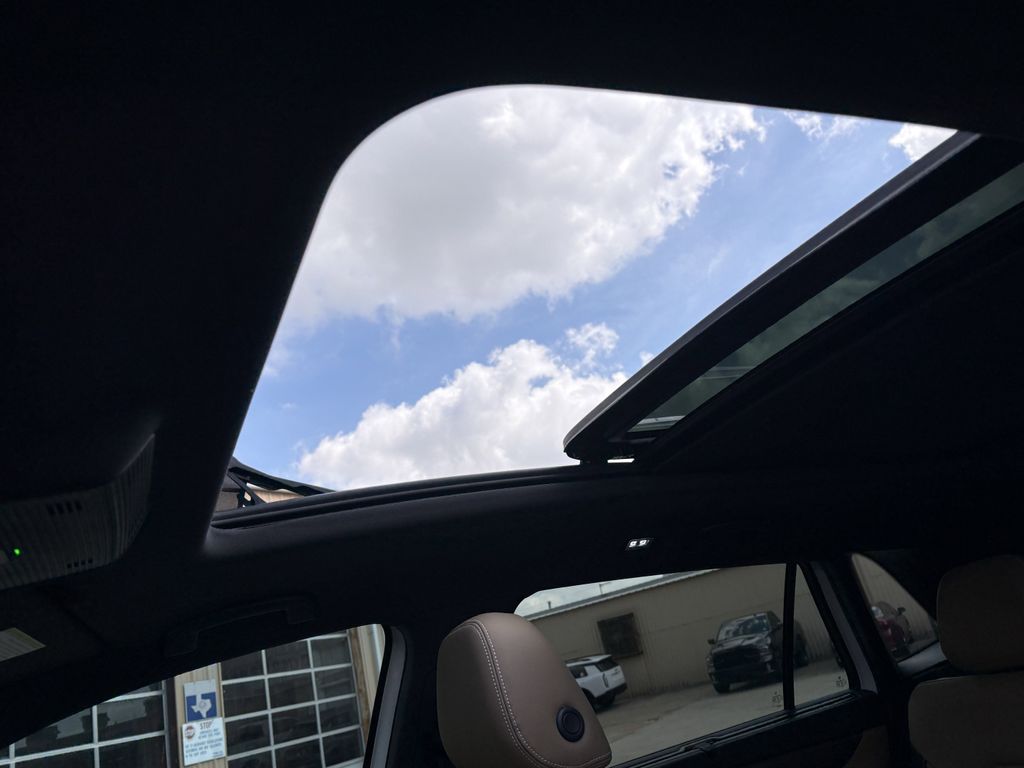 New 2026 White Volkswagen 2.0T SE w/Technology image 22