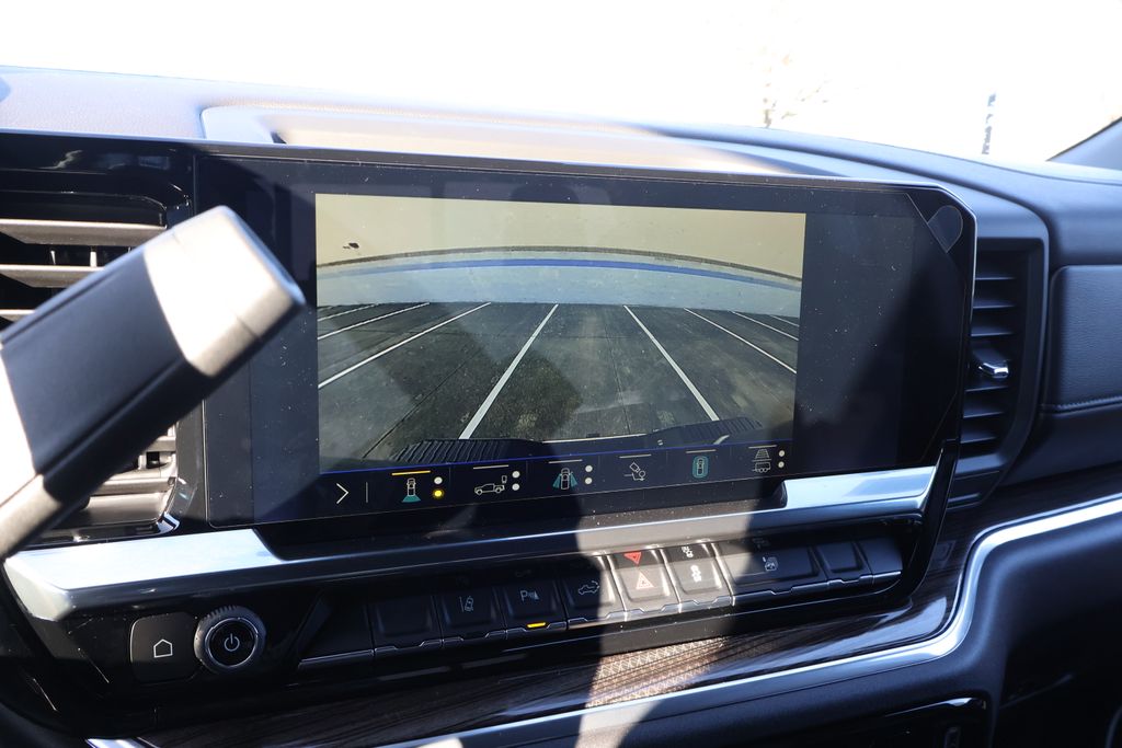 Thumbnail: 2026 Chevrolet Silverado 3500 - 23