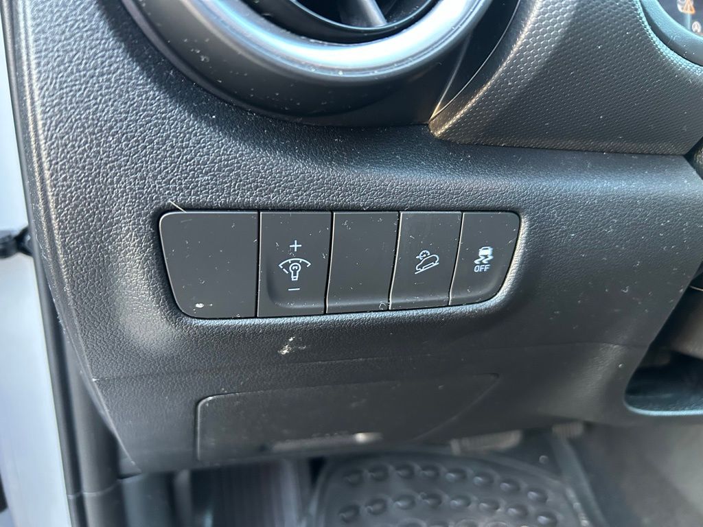 Thumbnail: 2023 Hyundai Kona - 18