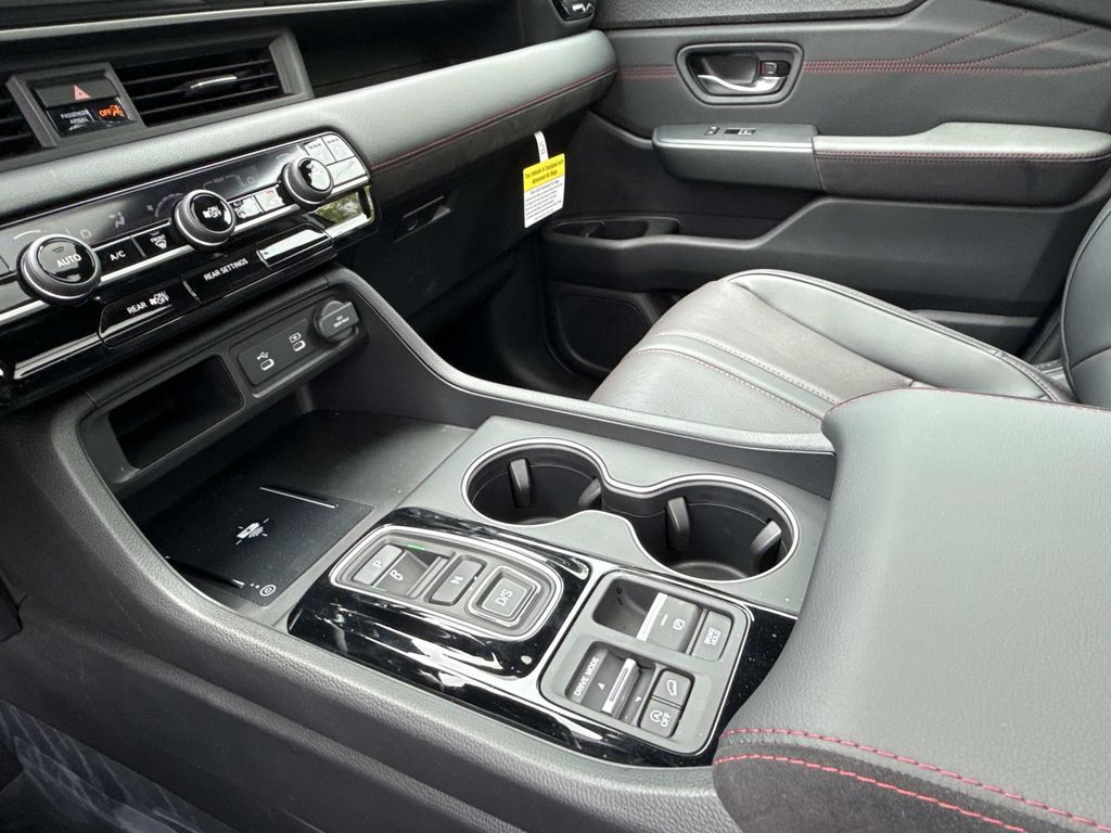 2026 Honda Pilot Black Edition - Photo 9