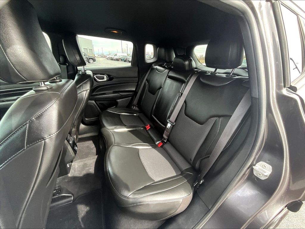 2022 Jeep Compass — photo 15