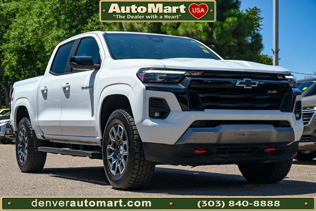 Summit White 2024 Chevrolet Colorado Pickup Truck Four-Wheel Drive 8-Speed Automatic