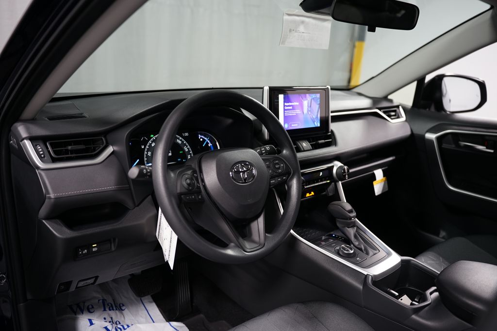 2025 Toyota RAV4 XLE 11