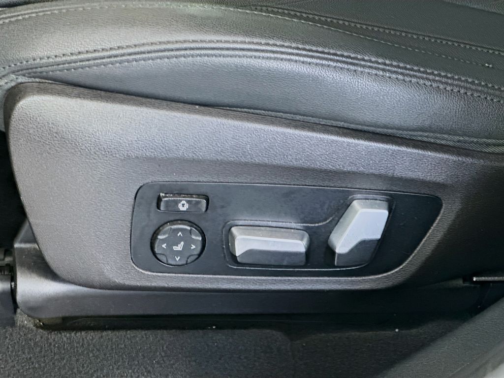 BMWX322