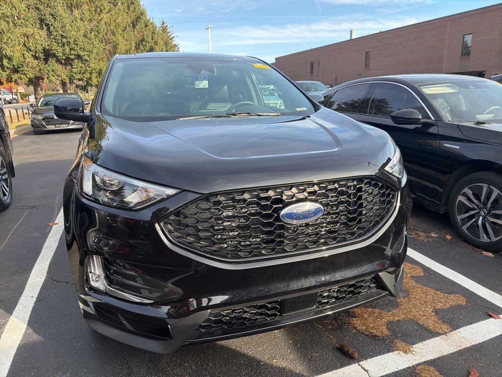 Thumbnail: 2023 Ford Edge - 5