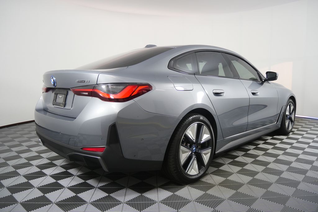 Thumbnail: 2023 BMW i4 - 3