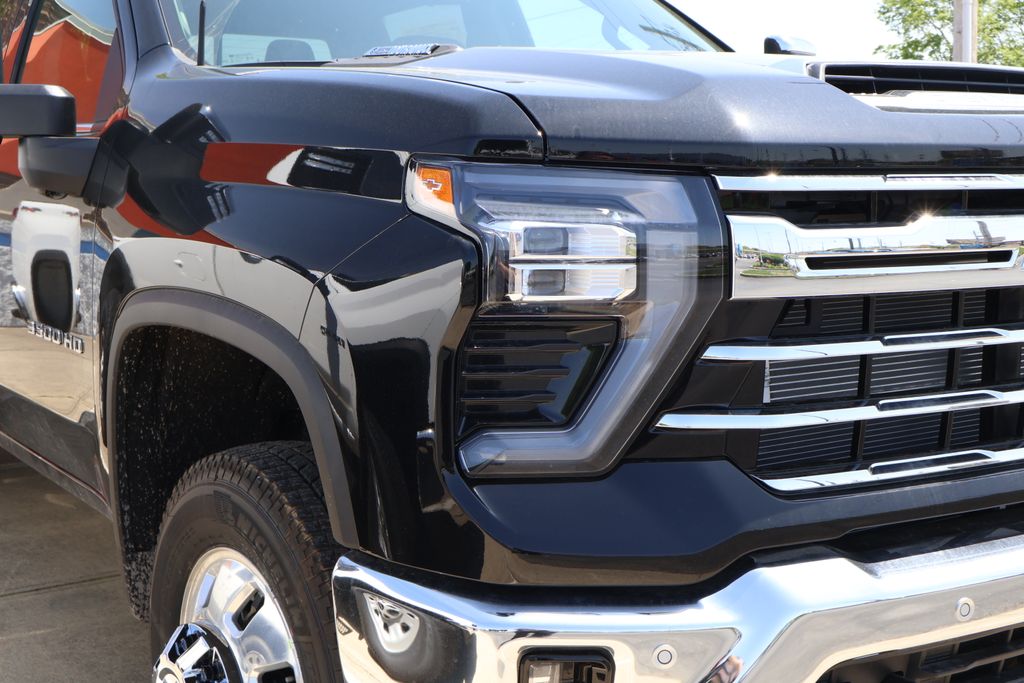 2025 Chevrolet Silverado 3500 LTZ 4