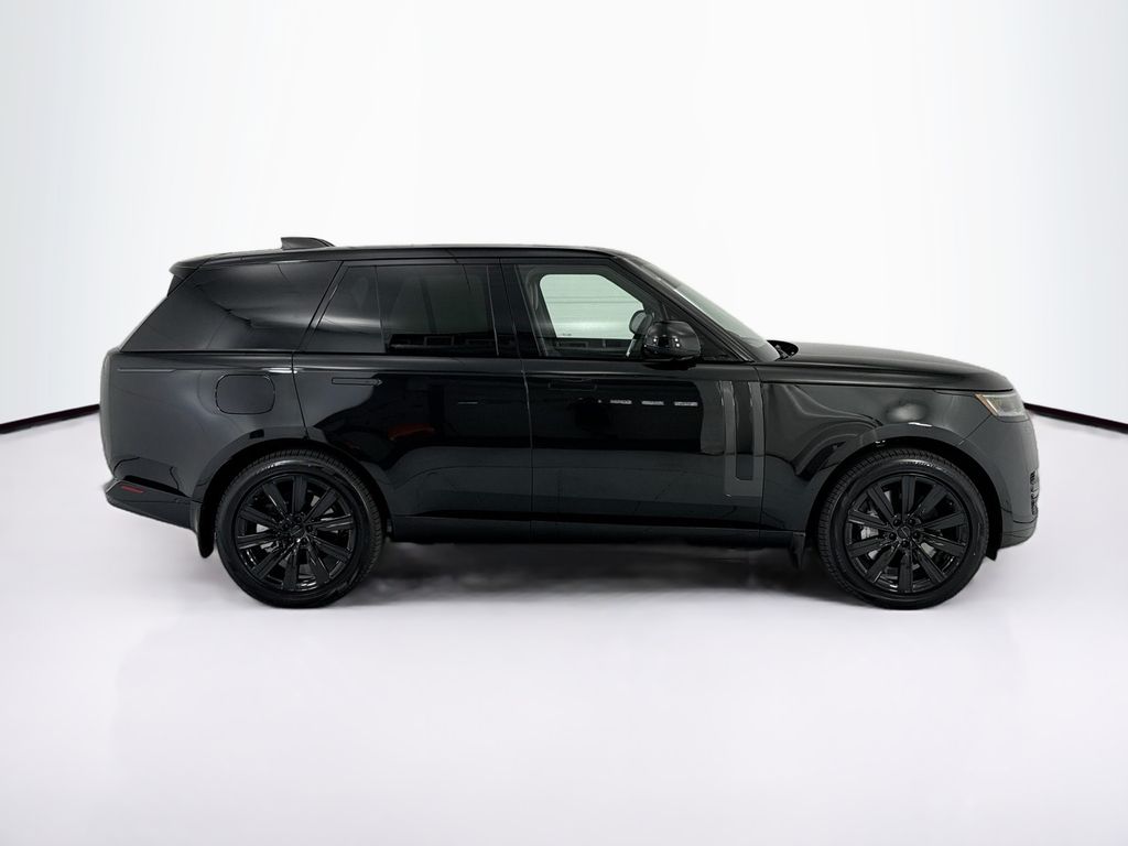 New 2026 Black Land Rover SE image 4