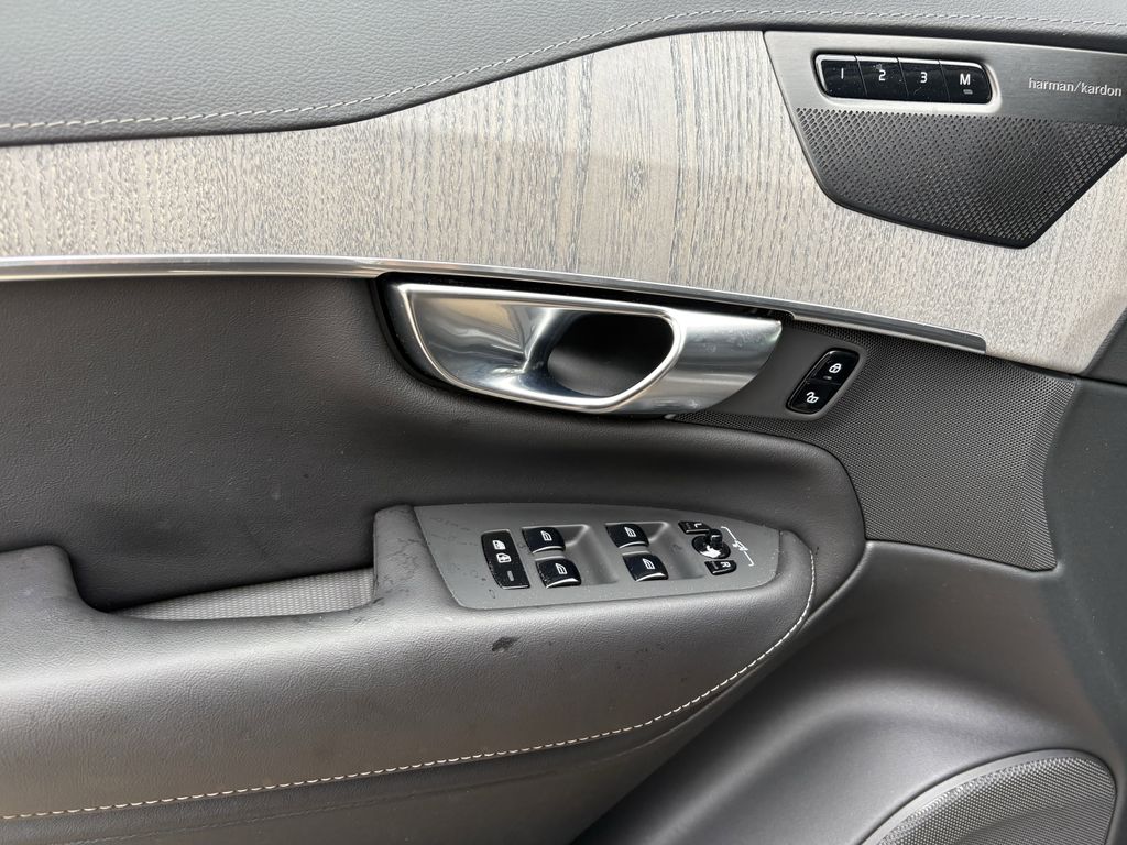 2025 Volvo XC90 B6 Ultra - 10