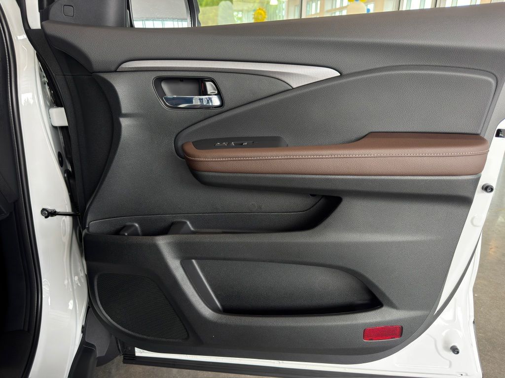 2026 Honda Ridgeline RTL White at Community Honda