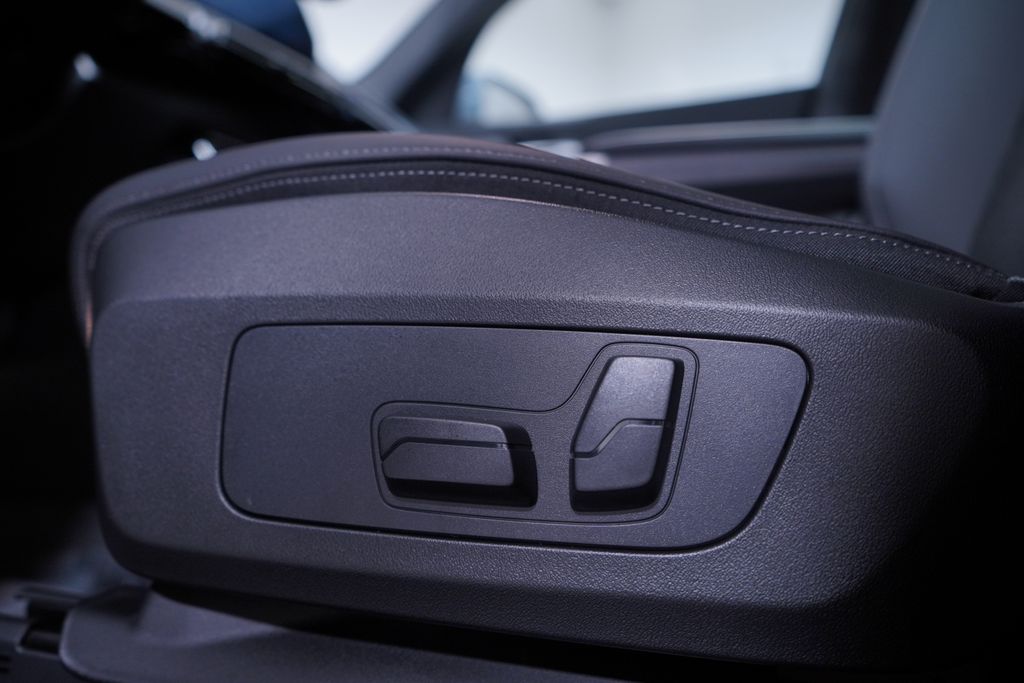 Thumbnail: 2026 BMW X1 - 12