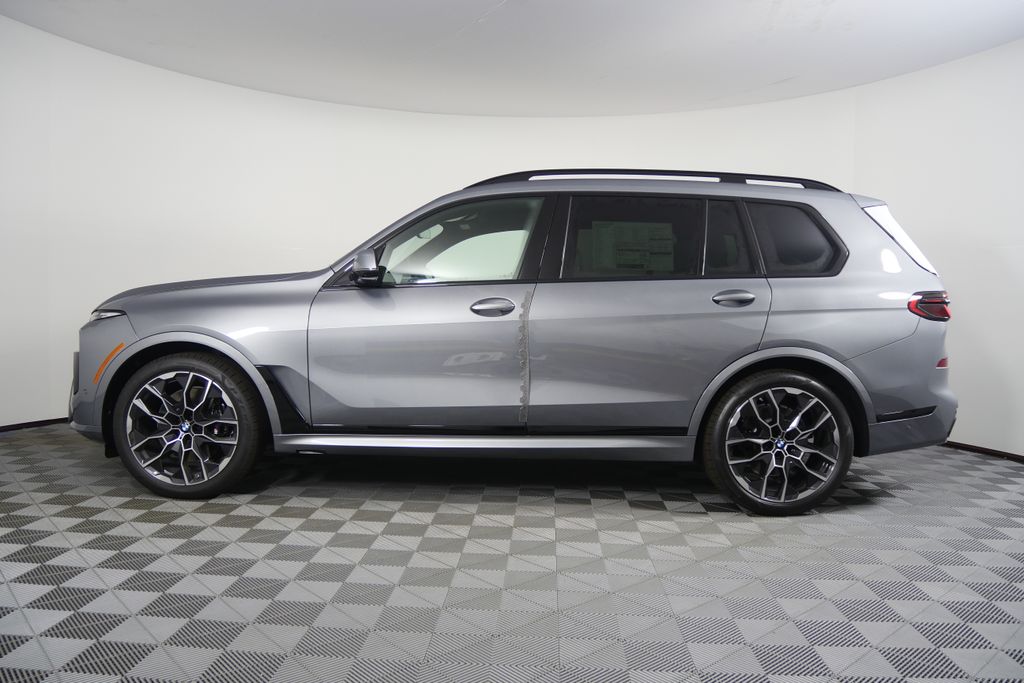 Thumbnail: 2026 BMW X7 - 6