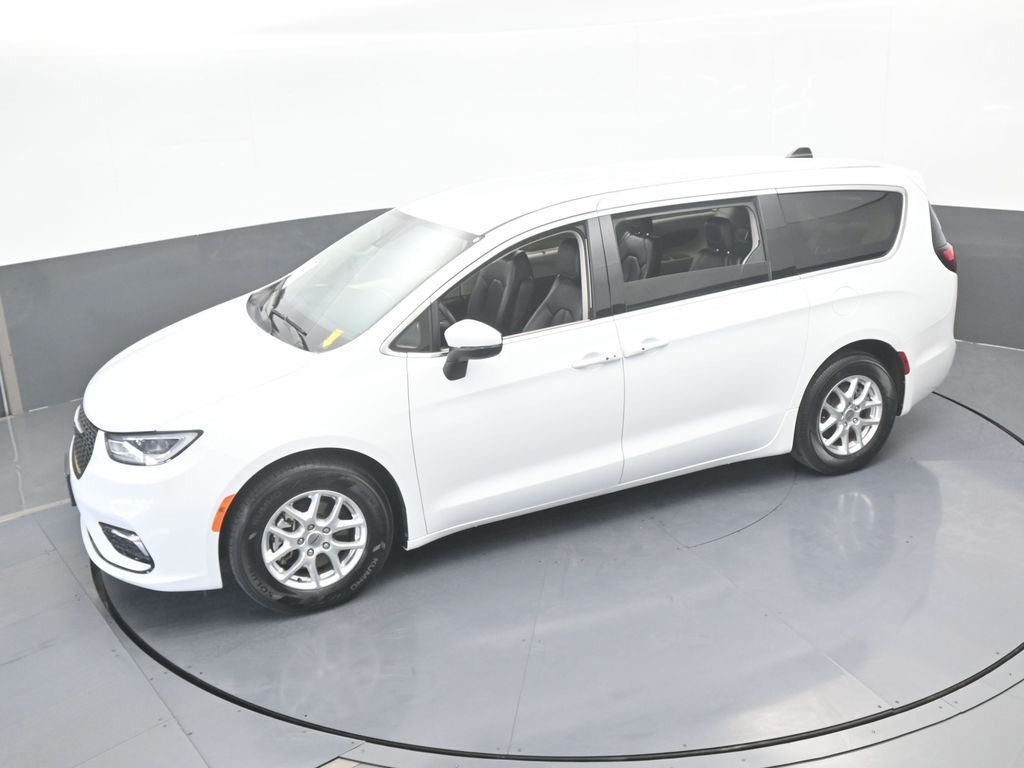 Used 2023 Bright White Clearcoat Chrysler Touring L image 47