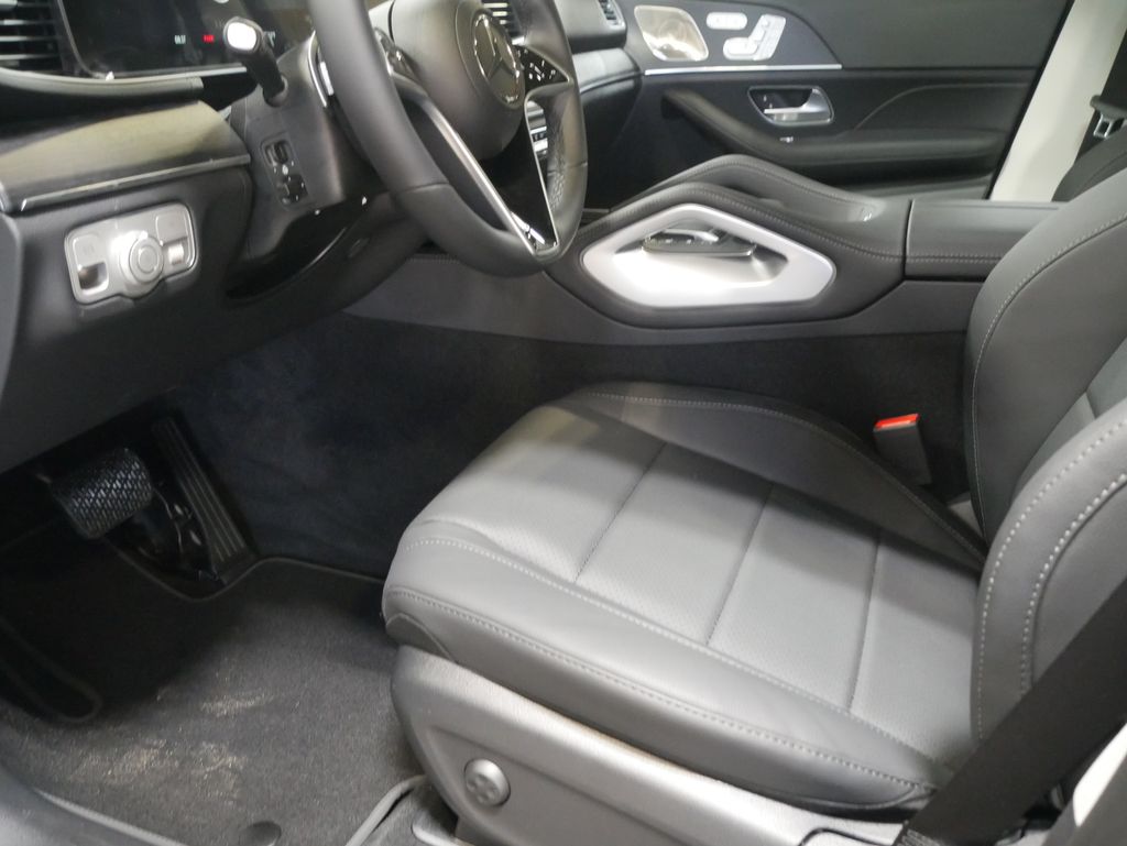 Thumbnail: 2026 Mercedes-Benz GLE - 18