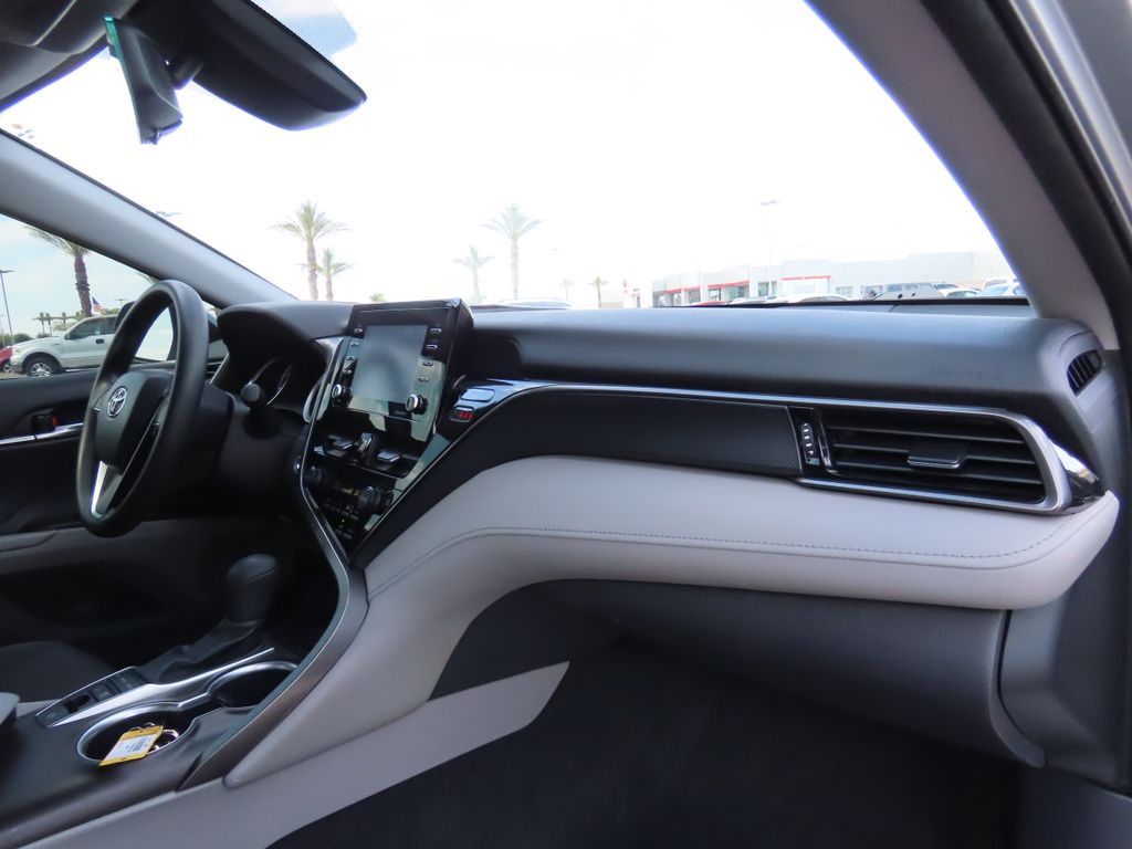 2022 Toyota Camry LE 17