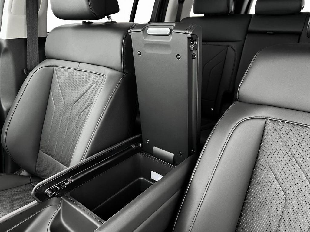 Certified Used 2025 Blue Hyundai SEL image 18