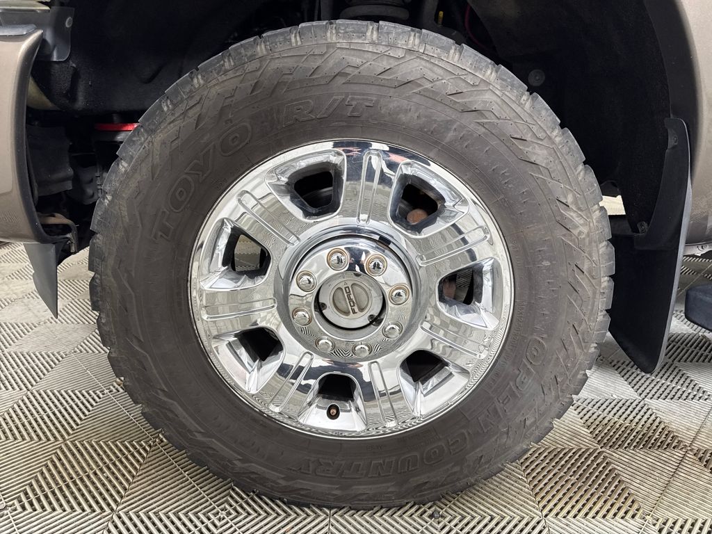 Used 2015  Ford Lariat image 14