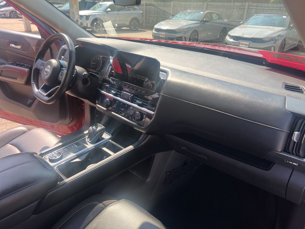 2023 Nissan Pathfinder SL photo