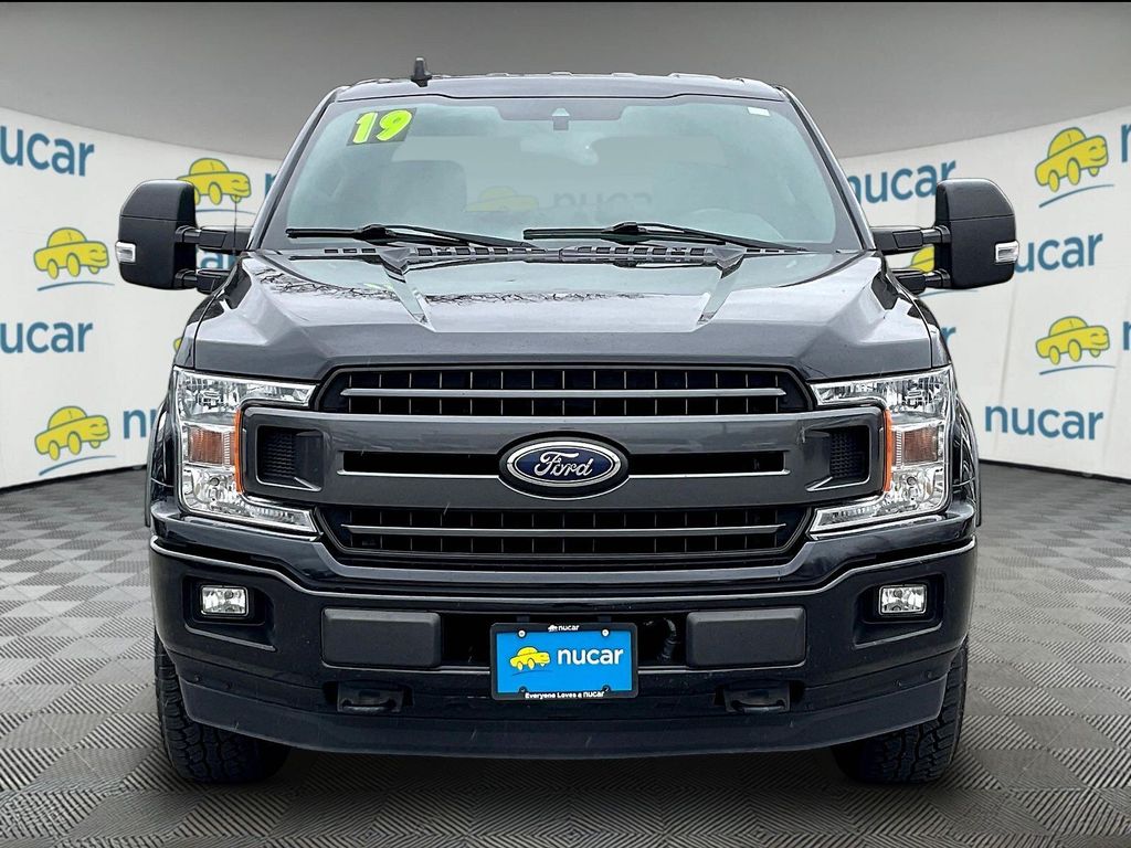 View vehicle photo 2