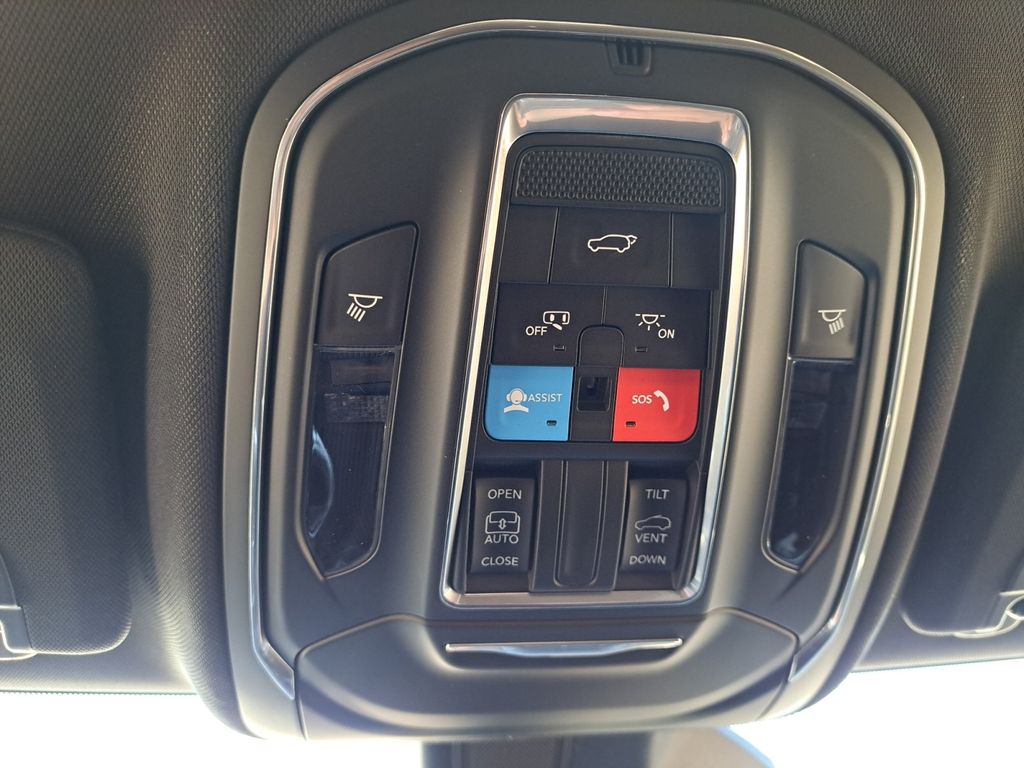 New Car 2025 Jeep Grand Cherokee  Laredo For Sale Under $40,000 In Austin, Texas