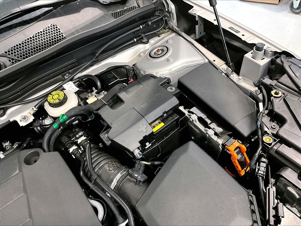 2025 Volvo XC40 — photo 31