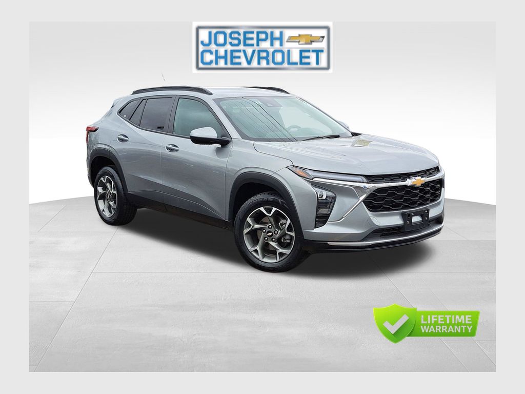 Sterling Gray Metallic 2025 Chevrolet Trax LT FWD SUV / Crossover Front-Wheel Drive 6-Speed Automatic