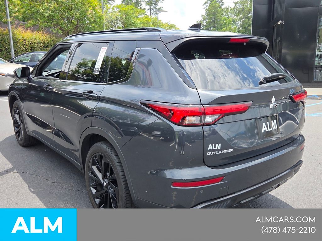Used 2024  Mitsubishi SEL image 11