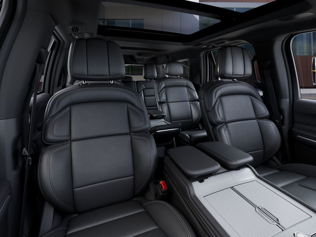 Thumbnail: 2027 Lincoln Navigator L - 10