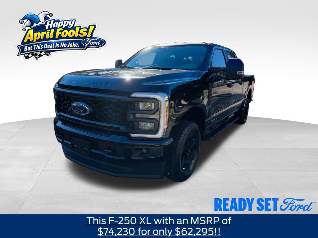 Agate Black Metallic 2026 Ford F-250 Super Duty XL Crew Cab 4WD Pickup Truck Four-Wheel Drive Automatic