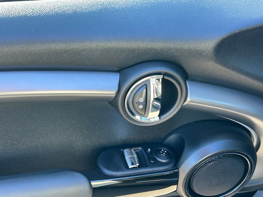 Thumbnail: 2023 MINI Cooper - 12