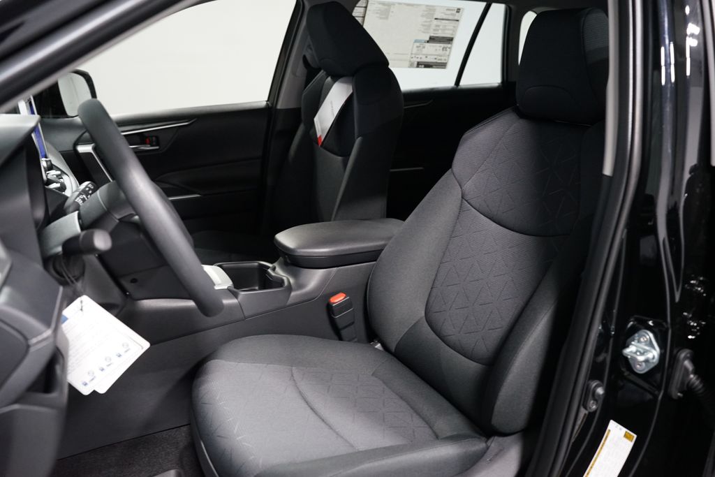 Thumbnail: 2025 Toyota RAV4 - 27