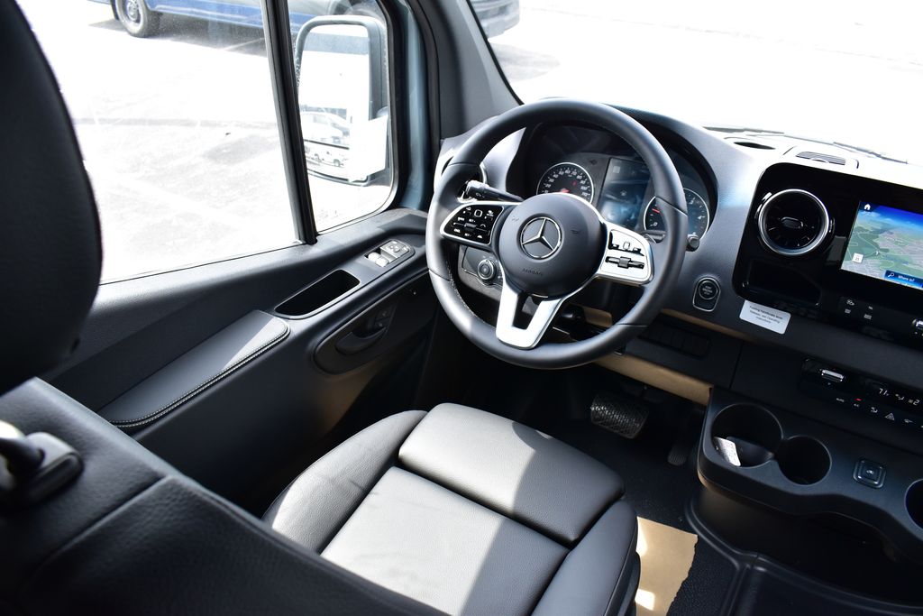 2024 Mercedes-Benz Sprinter 3500 28