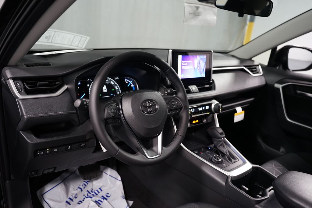 Thumbnail: 2025 Toyota RAV4 - 11