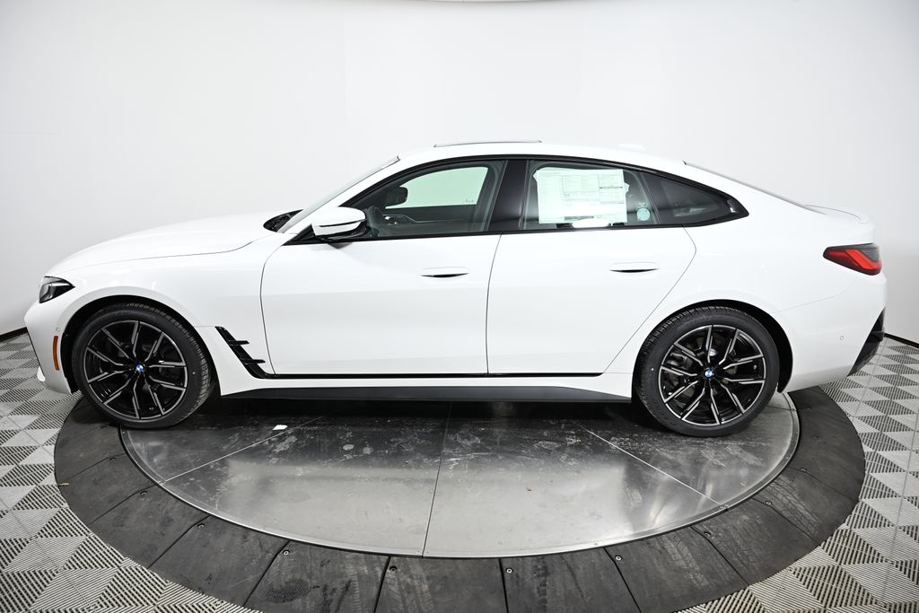 Thumbnail: 2026 BMW 4 Series - 2