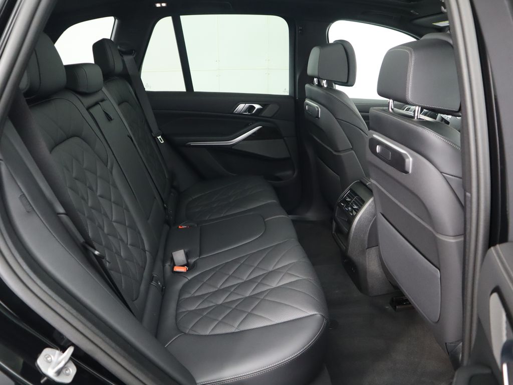 Thumbnail: 2026 BMW X5 - 23