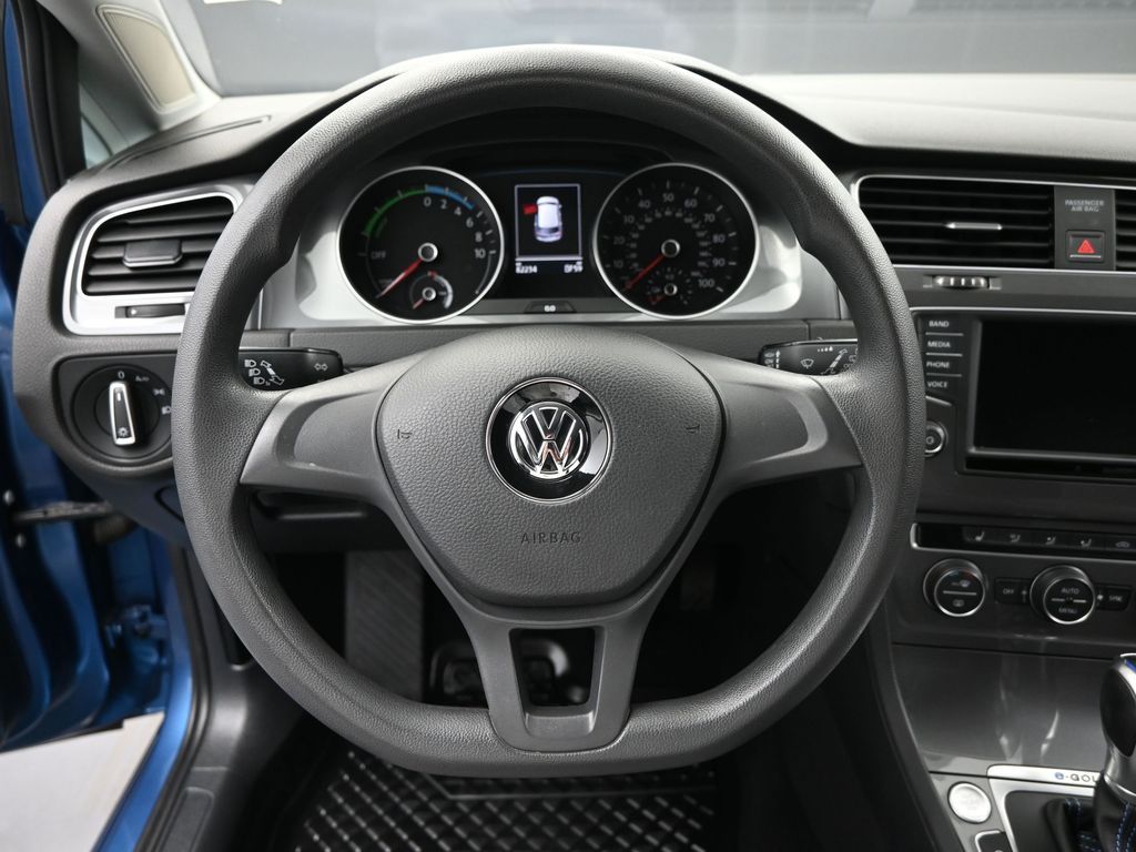 2016 Volkswagen e-Golf SE