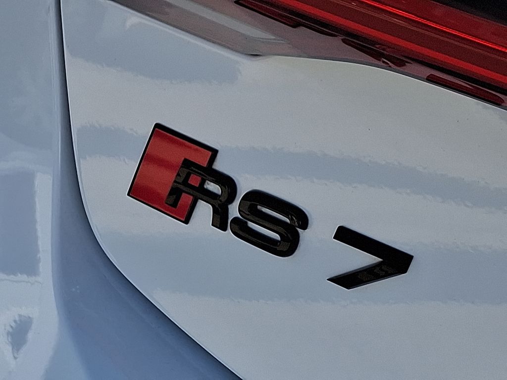 Thumbnail: 2023 Audi RS 7 - 30