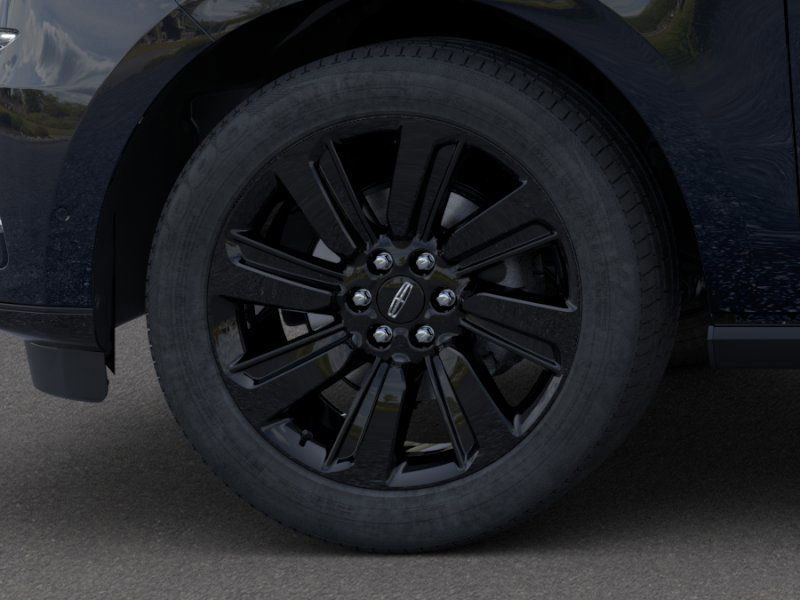 Thumbnail: 2023 Lincoln Navigator - 19