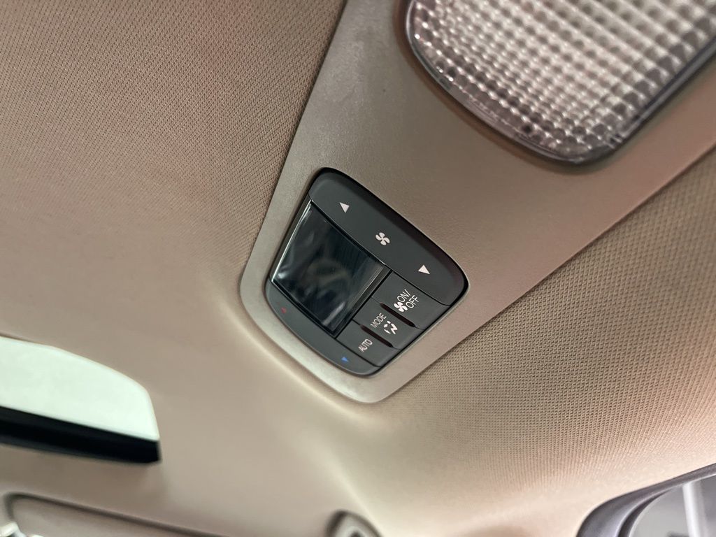 Thumbnail: 2023 Honda Odyssey - 10