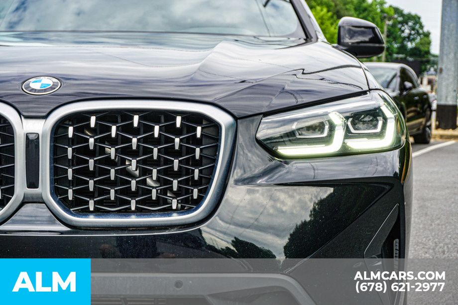 Used 2025 Black BMW xDrive30i image 11